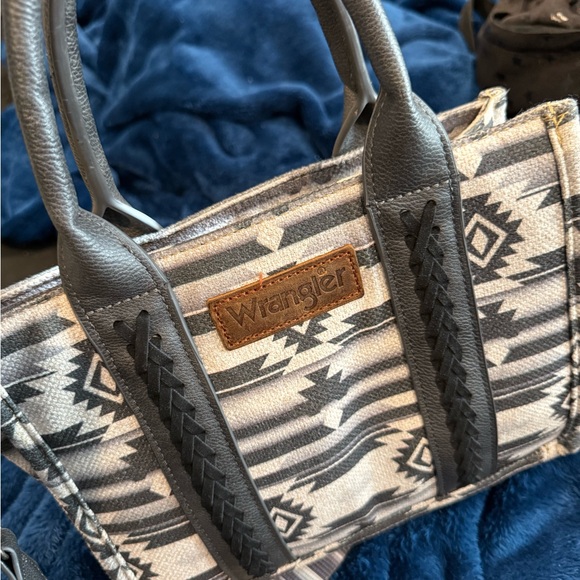 Wrangler Black and Gray Patterned Purse with matching Wallet - Picture 3 of 10